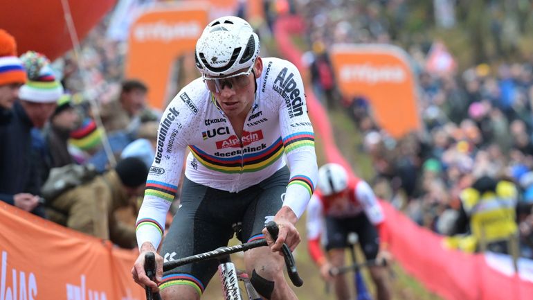 Parti dernier, Mathieu van der Poel triomphe au sommet de la Citadelle de Namur pour son retour Parti dernier, Mathieu van der Poel triomphe au sommet de la Citadelle de Namur pour son retour