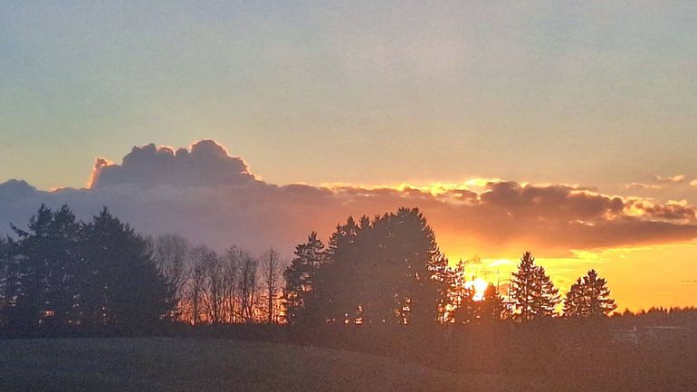 Météo en Belgique : Un temps sec avant l'arrivée d'averses pour la soirée et la nuit