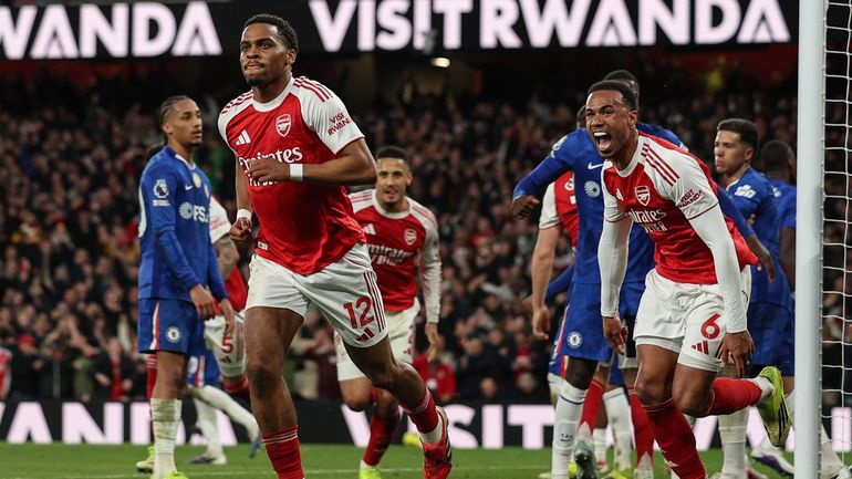 Arsenal, roi des corners, s'offre Chelsea sur la route du titre, Lavia fait son retour