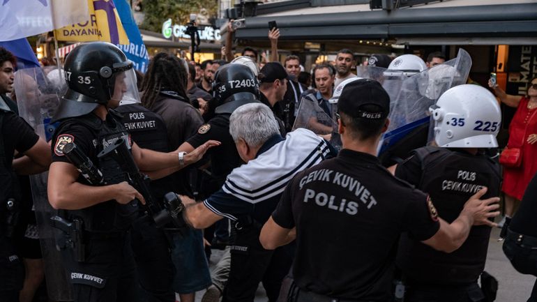 En Turquie, la police arrête 150 personnes lors d'une manifestation pro-LGBTQIA+