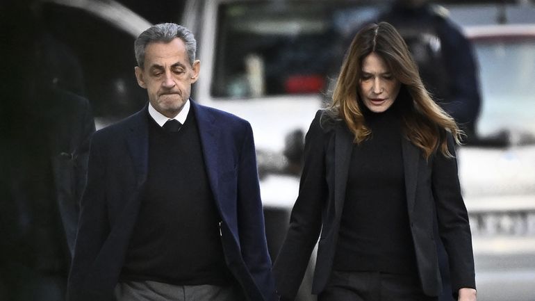 L'ancien président Nicolas Sarkozy est en prison, une première historique