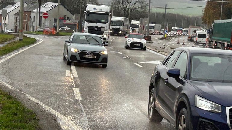 Walcourt/Ham-sur-Heure-Nalinnes : les automobilistes empruntent les rues de villages pour contourner la N5
