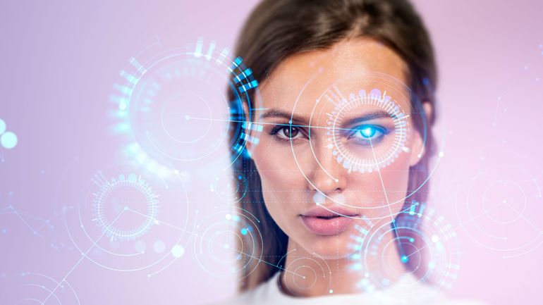 "J'étais sur quasiment toutes les photos alors que je ne les avais pas réalisées" : quand l'IA remplace les mannequins