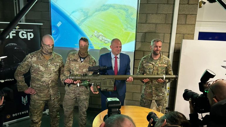 Survol de drones en Belgique : la Défense présente le système PIORUN