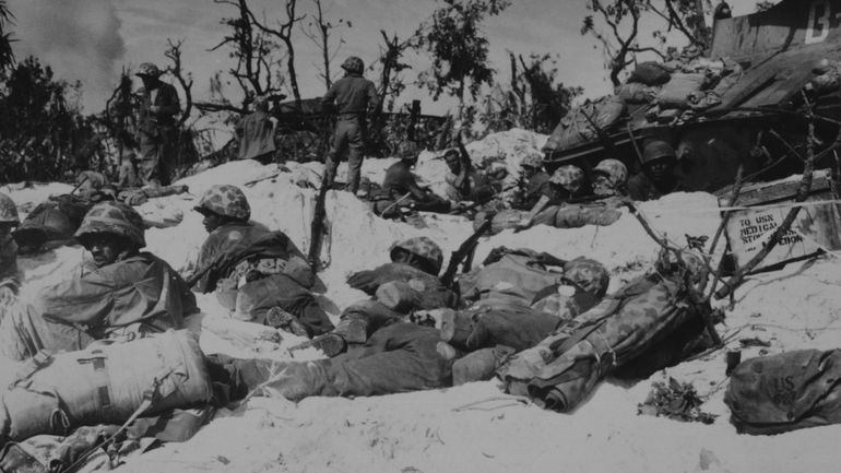 Les fantômes de Peleliu : "On marche sur un territoire qui est complètement abîmé par l'Histoire" Les fantômes de Peleliu : "On marche sur un territoire qui est complètement abîmé par l'Histoire"