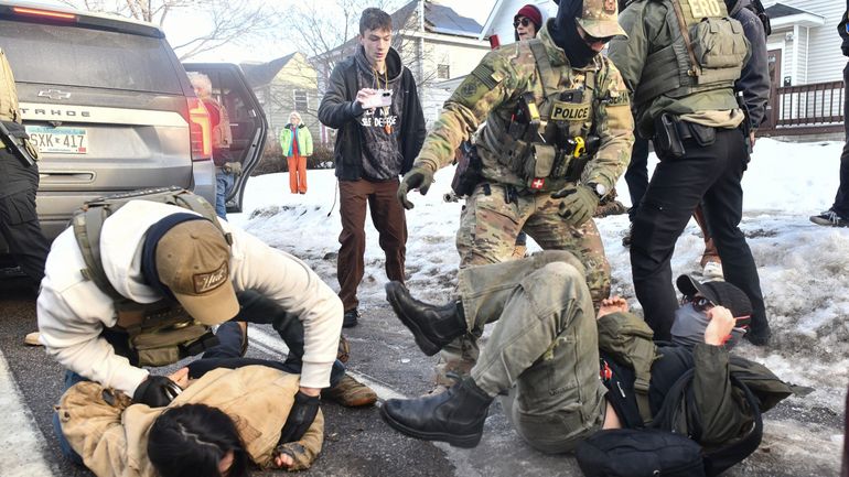 Etats-Unis : Donald Trump menace de déployer l'armée après de nouveaux heurts à Minneapolis