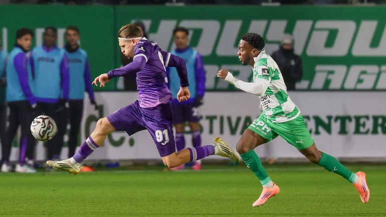Pro League : Anderlecht s’impose dans les arrêts de jeu à la Louvière grâce à Kanaté Pro League : Anderlecht s’impose dans les arrêts de jeu à la Louvière grâce à Kanaté