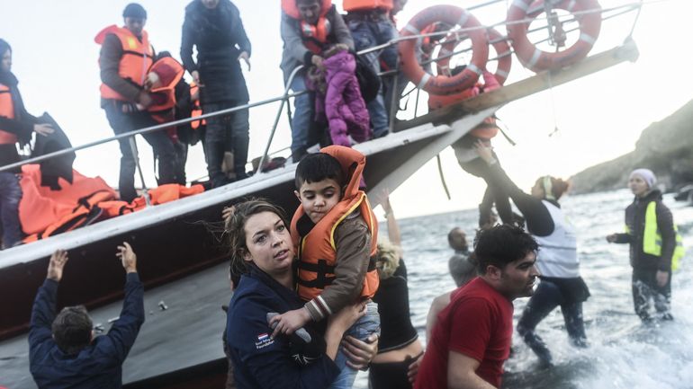 Le pacte migratoire européen entre en vigueur : sera-t-il immédiatement opérationnel ?
