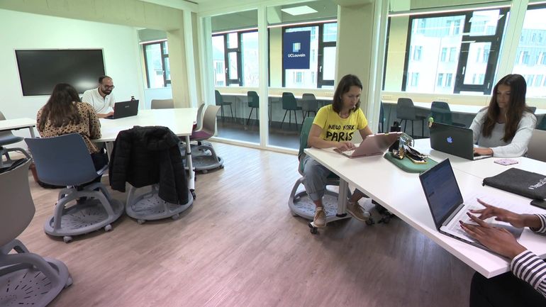 Parlons solutions : l'UCLouvain a développé « des coachs virtuels », une IA gratuite et encadrée pour ses étudiants