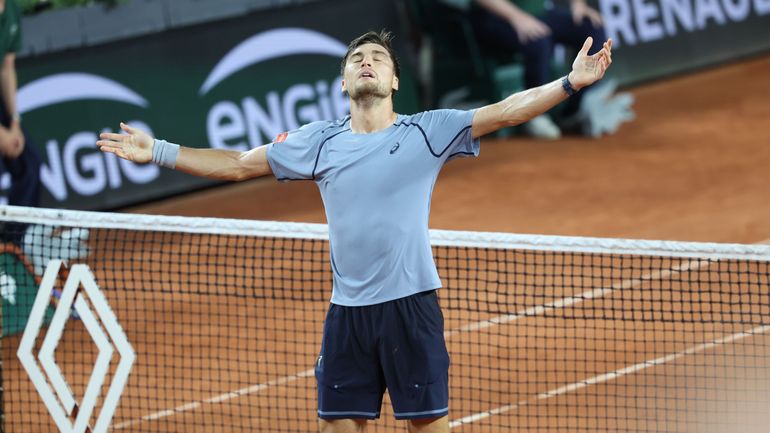 Exploit XXL à Roland-Garros : Raphaël Collignon élimine Ben Shelton en trois sets et se qualifie pour le 3e tour