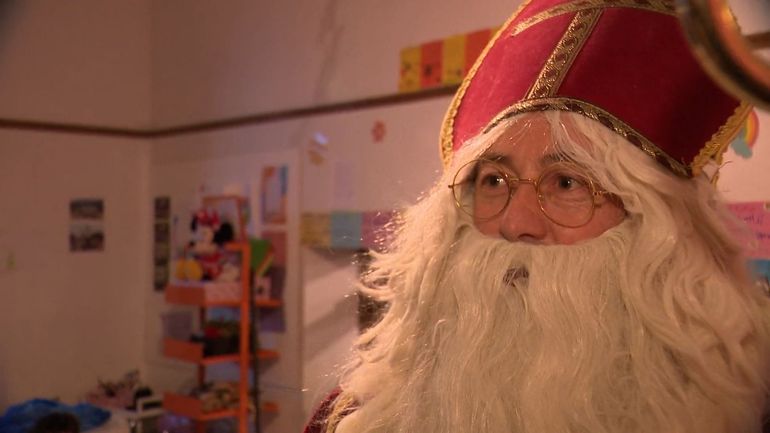"On fait des batailles de coussins et on parle toute la nuit" : des enfants dorment à l’école pour attendre le passage de Saint-Nicolas