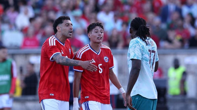 Coups au visage et bagarre générale : Rafael Leao réinvente le concept d’un match amical avec le Portugal