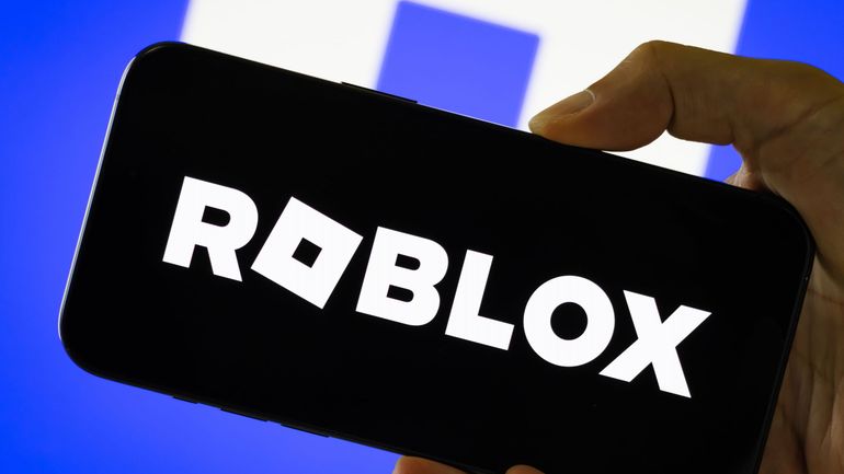 Le jeu vidéo "Roblox" passe à la reconnaissance faciale : une vérification d’âge obligatoire dès janvier 2026
