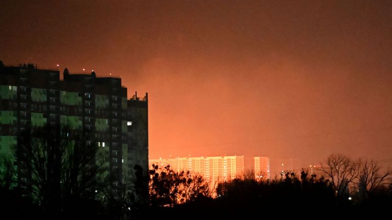 Vaste attaque de missiles et drones russes sur Kiev, tandis que la Russie intercepte plus de 200 drones ukrainiens