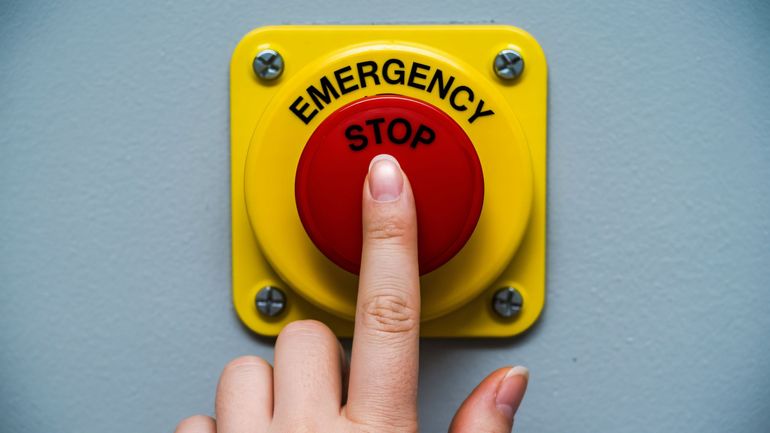 Le gouvernement de la FWB entame l'abrogation de "la sonnette d'alarme idéologique"