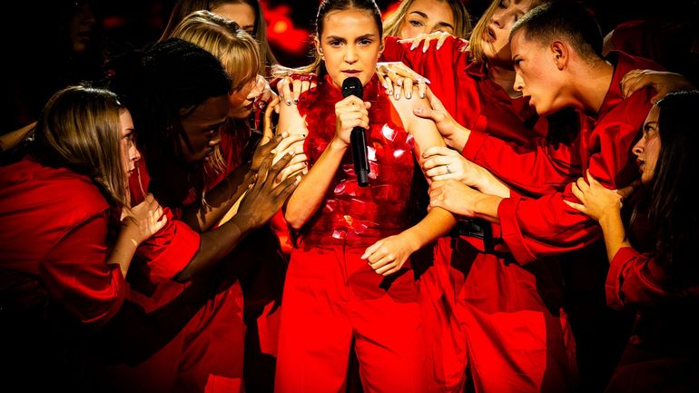 Finale The Voice Kids : Alba plonge le studio dans “L’enfer” de Stromae et éblouit les coachs Finale The Voice Kids : Alba plonge le studio dans “L’enfer” de Stromae et éblouit les coachs