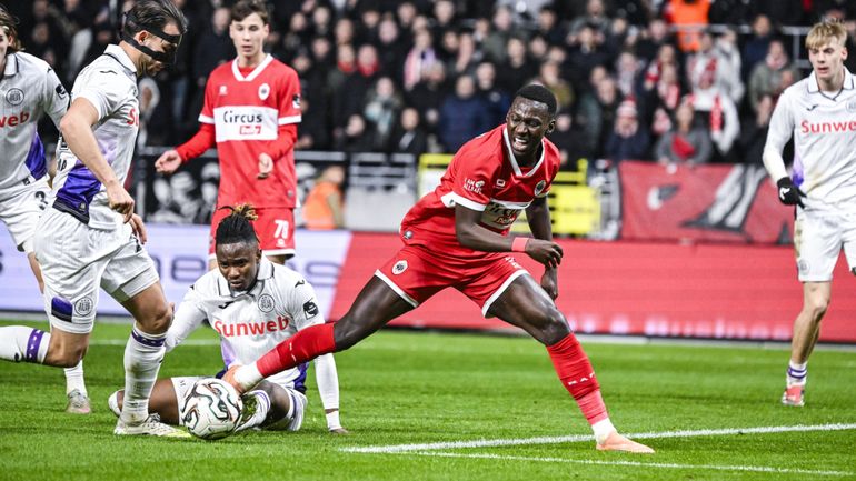 Direct audio Antwerp - Anderlecht : 2-1, Thorgan Hazard relance les Bruxellois sur penalty