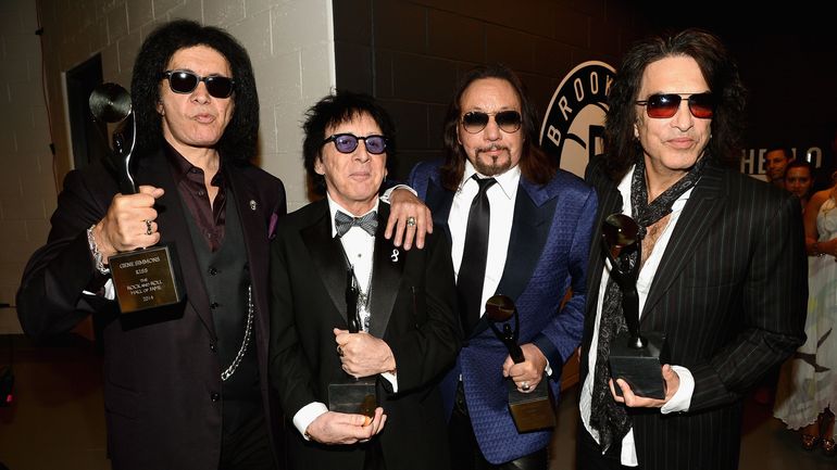 Les obsèques d'Ace Frehley réunissent les membres originaux de KISS dans l'émotion