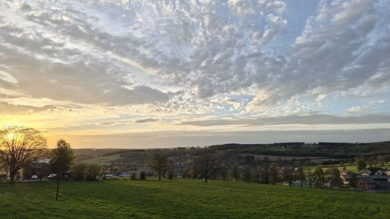 Météo en Belgique : quelques nuages le matin, puis du soleil, mais de la bise ce mardi