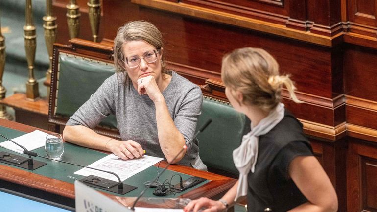 Bientôt des limites au cumul des aides du CPAS au sein d'une famille : la réforme que prépare le gouvernement