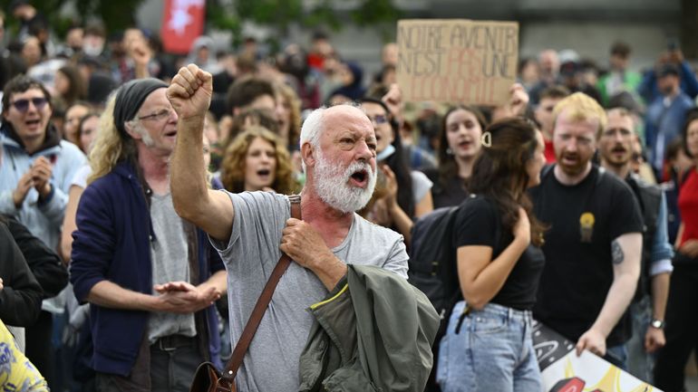 "QR le débat" : Ecoles, colère inarrêtable ? Votez et commen