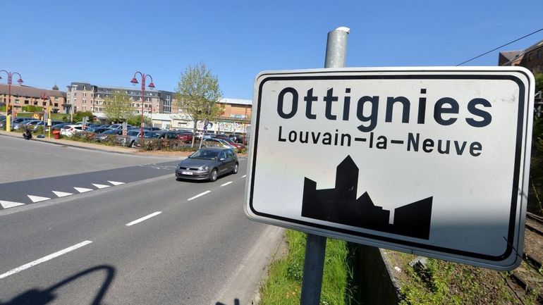 Ottignies Louvain-la-Neuve : des parents contestent la hausse des frais scolaires Ottignies Louvain-la-Neuve : des parents contestent la hausse des frais scolaires