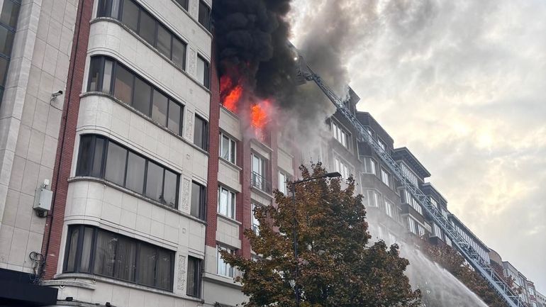 Charleroi : Plusieurs enfants sauvés d'un incendie par les pompiers