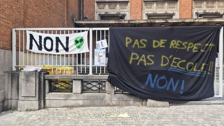 Les mesures d'économies dans l'enseignement validées, et après ? "On doit s'attendre à une fin d'année encore perturbée"