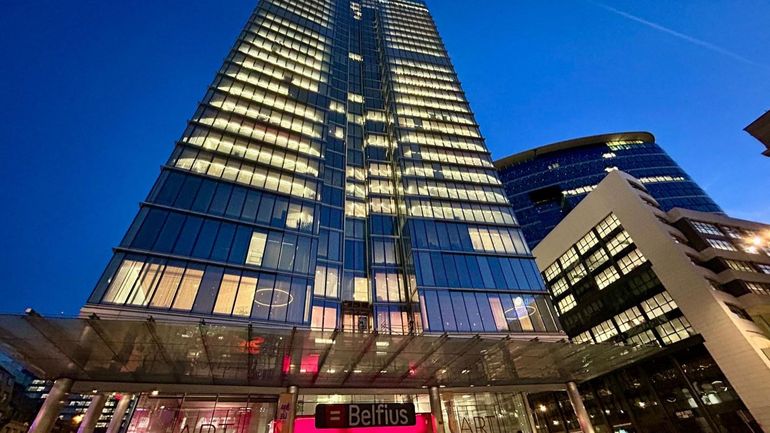 Belfius bat un record avec son défi "Stairs for Life" et récolte 51.750 euros pour Viva for Life Belfius bat un record avec son défi "Stairs for Life" et récolte 51.750 euros pour Viva for Life