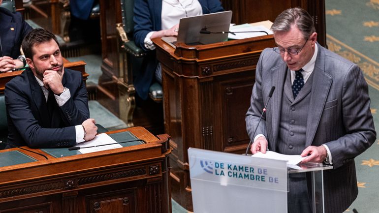 Piégés par leur bilan : pourquoi la N-VA et le MR ne feront pas tomber l'Arizona
