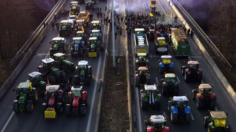 Grogne du monde agricole : de nouvelles actions de blocages du réseau autoroutier prévues dès jeudi soir contre l'accord avec le Mercosur