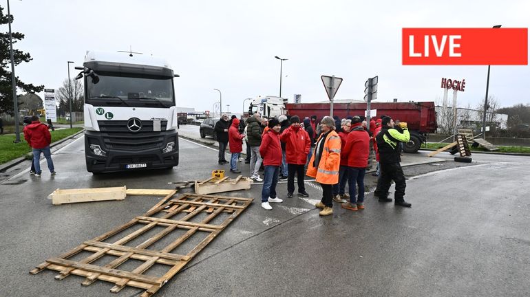 Direct – grève nationale : nombreuses actions en cours, dont des blocages aux centres de distribution de Colruyt et Delhaize