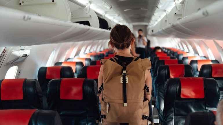 Retards d'avion : pourquoi les compagnies économisent des milliards grâce aux passagers