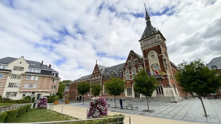 Nivelles : déploiement policier ce mercredi suite aux appels à la bagarre entre jeunes via les réseaux sociaux Nivelles : déploiement policier ce mercredi suite aux appels à la bagarre entre jeunes via les réseaux sociaux