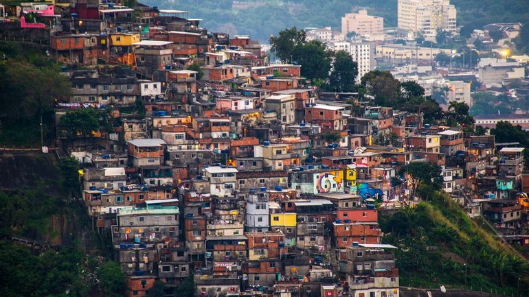 Influenceurs dans les favelas : une nouvelle tendance qui dérange et interroge