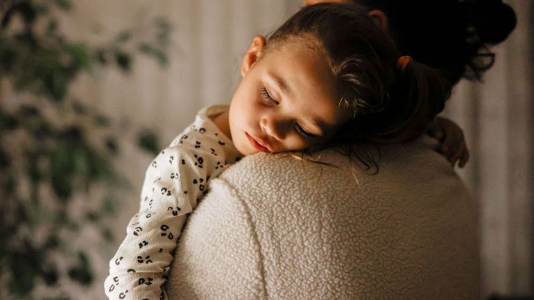 "Sans aide, je ne pourrais pas nourrir ma fille" : Nadège, maman solo, témoigne pour Viva for Life