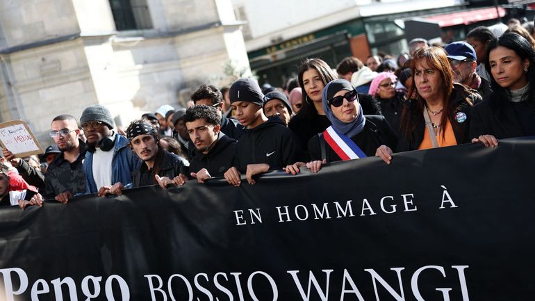 Fusillade raciste à Trappes : une marche blanche rassemble plusieurs centaines de personnes