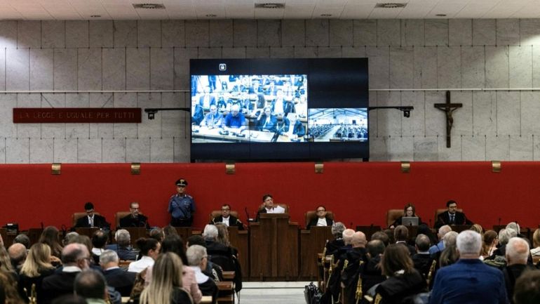 Italie : un ex-dirigeant de la société d'autoroutes du Pont de Gênes condamné à 12 ans et de la prison ferme pour 32 accusés