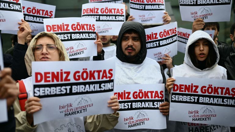 L'humoriste turque Deniz Göktas devant ses juges pour avoir qualifié le président Erdogan de "dictateur"