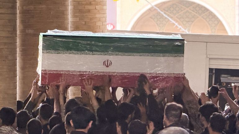 Guerre au Moyen-Orient : la dépouille de l'ancien guide suprême Ali Khamenei est arrivée à Téhéran