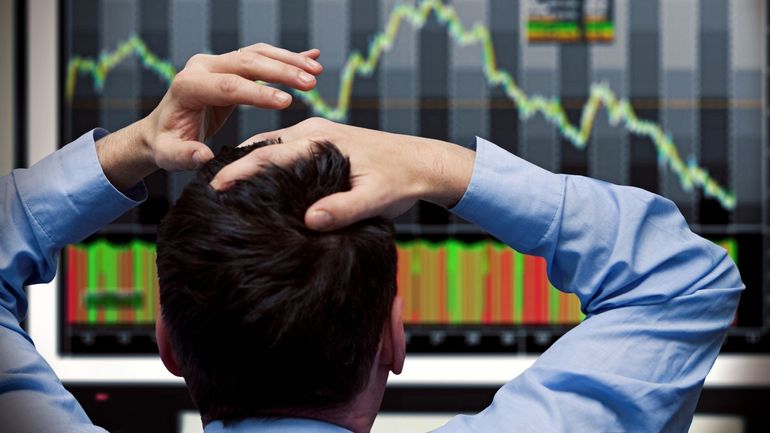 Faux experts, vraies arnaques : le business de la catastrophe financière