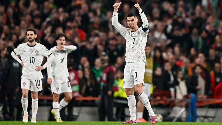 Cristiano Ronaldo, exclu après un coup de sang, reçoit son premier carton rouge sous les huées irlandaises