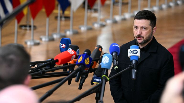 Guerre en Ukraine : les sanctions américaines contre Moscou, sont un "message fort", estime Volodymyr Zelensky