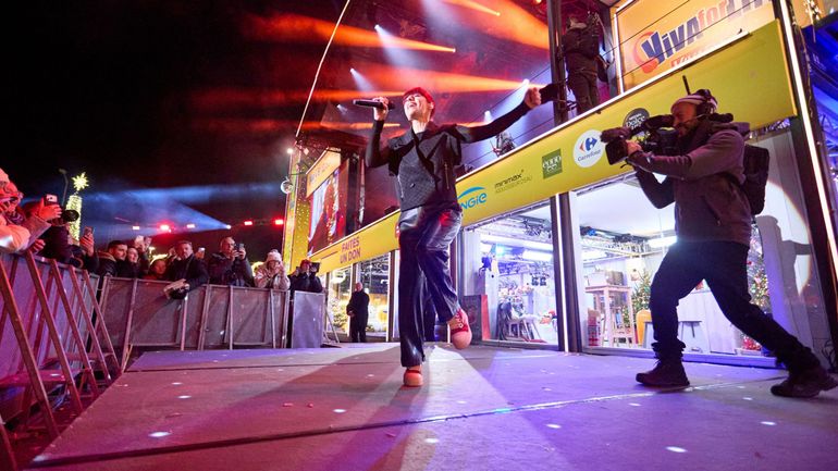 Les tubes de Superbus font vibrer Seraing pour Viva for Life : revivez leur showcase explosif