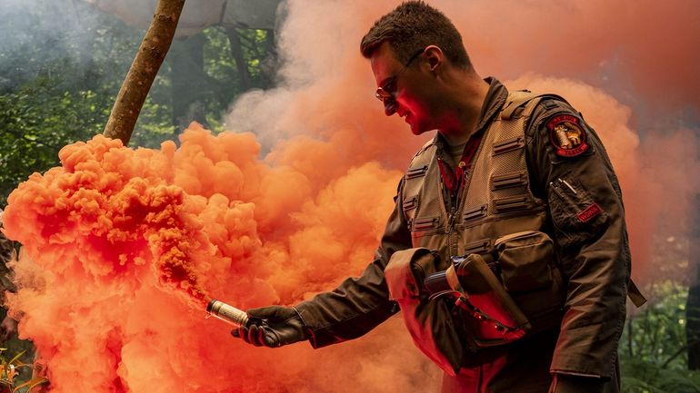 Abattu en territoire ennemi, un ex-pilote raconte comment survivre une fois son avion abattu