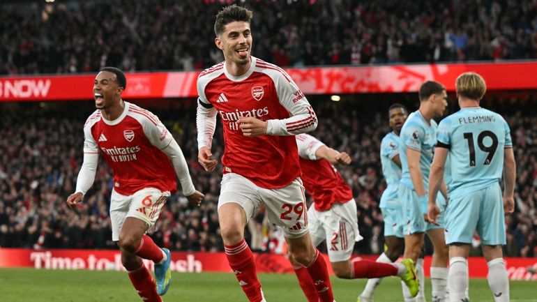Arsenal fait encore mouche sur phase arrêtée pour écarter Burnley et se rapprocher du titre