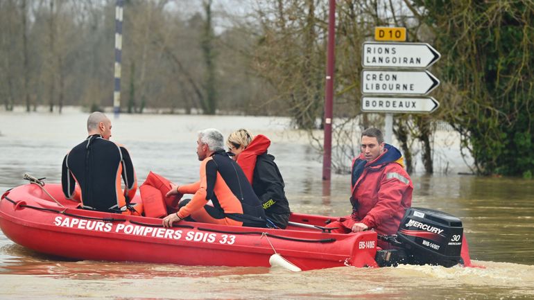 Inondations en France : des "débordements majeurs" prévus à Angers, Gironde et Lot-et-Garonne toujours en rouge