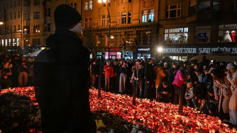Des milliers de Tchèques manifestent contre Andrej Babis à Prague