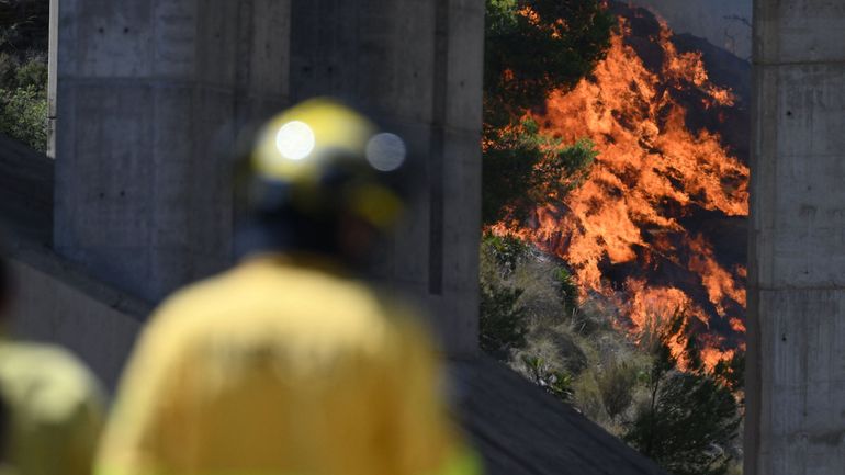 La revue de presse : inondations, vagues de chaleur, incendie : s'adapter ou mourir