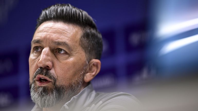 De Cat retenu par Anderlecht, Cvetkovic disponible : Hasi fait le point avant le déplacement à Charleroi